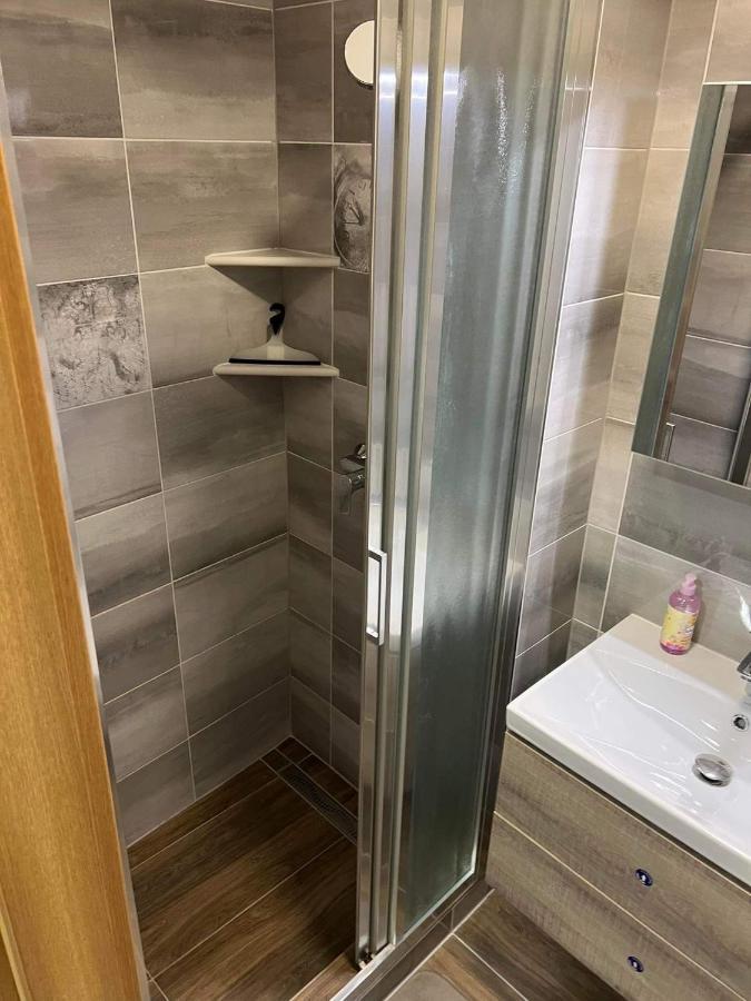 Apartma Mia Crni Kal Exterior photo