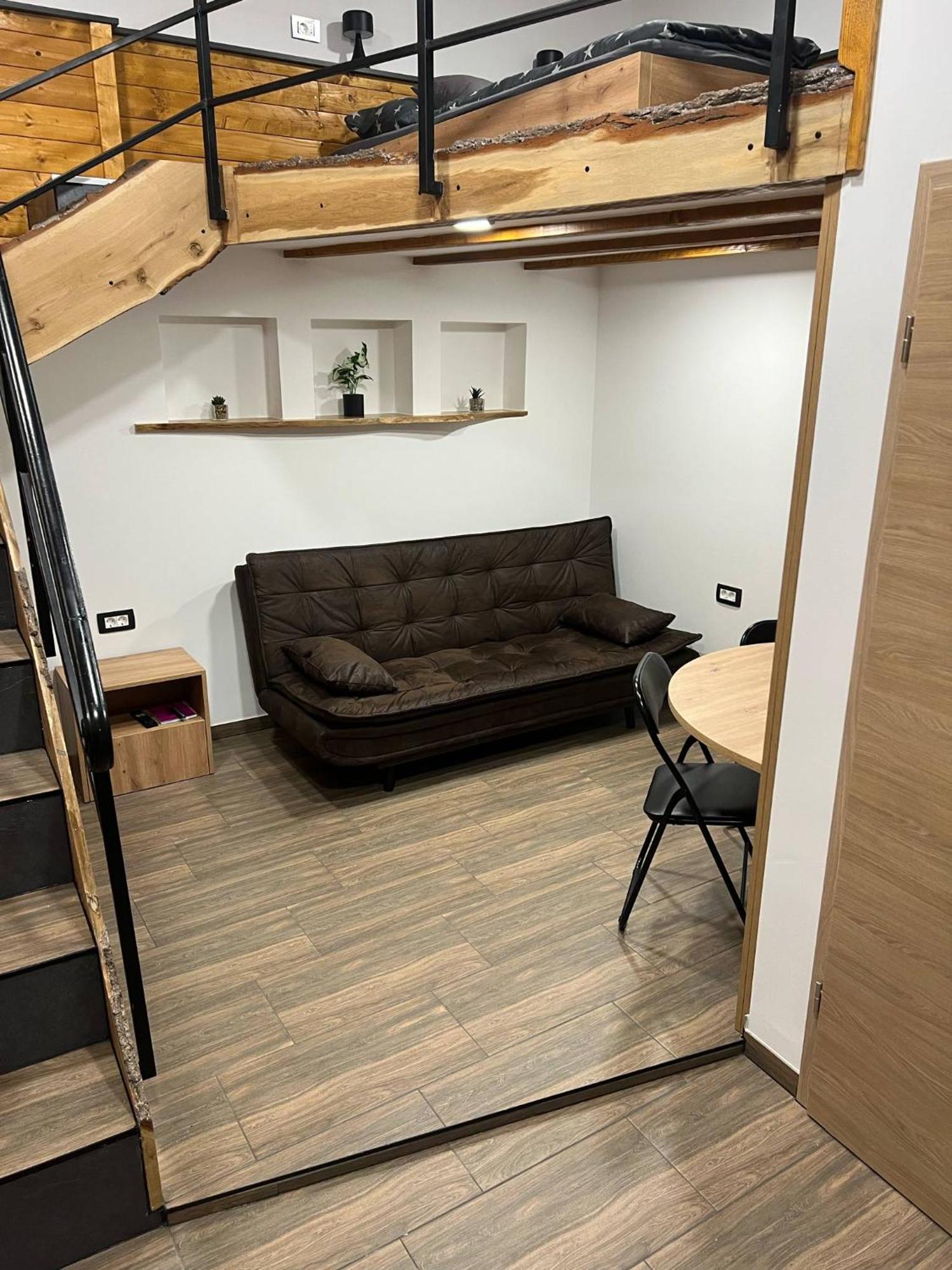 Apartma Mia Crni Kal Exterior photo